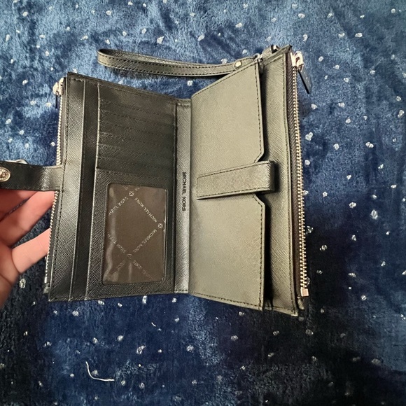 Michael Kors double zip logo cell phone wristlet - Picture 4 of 5
